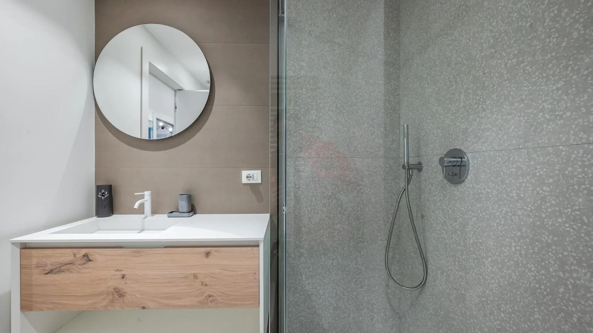 2 Min Metro - Modern Design Apartment In Porta Venezia Milan 0*,