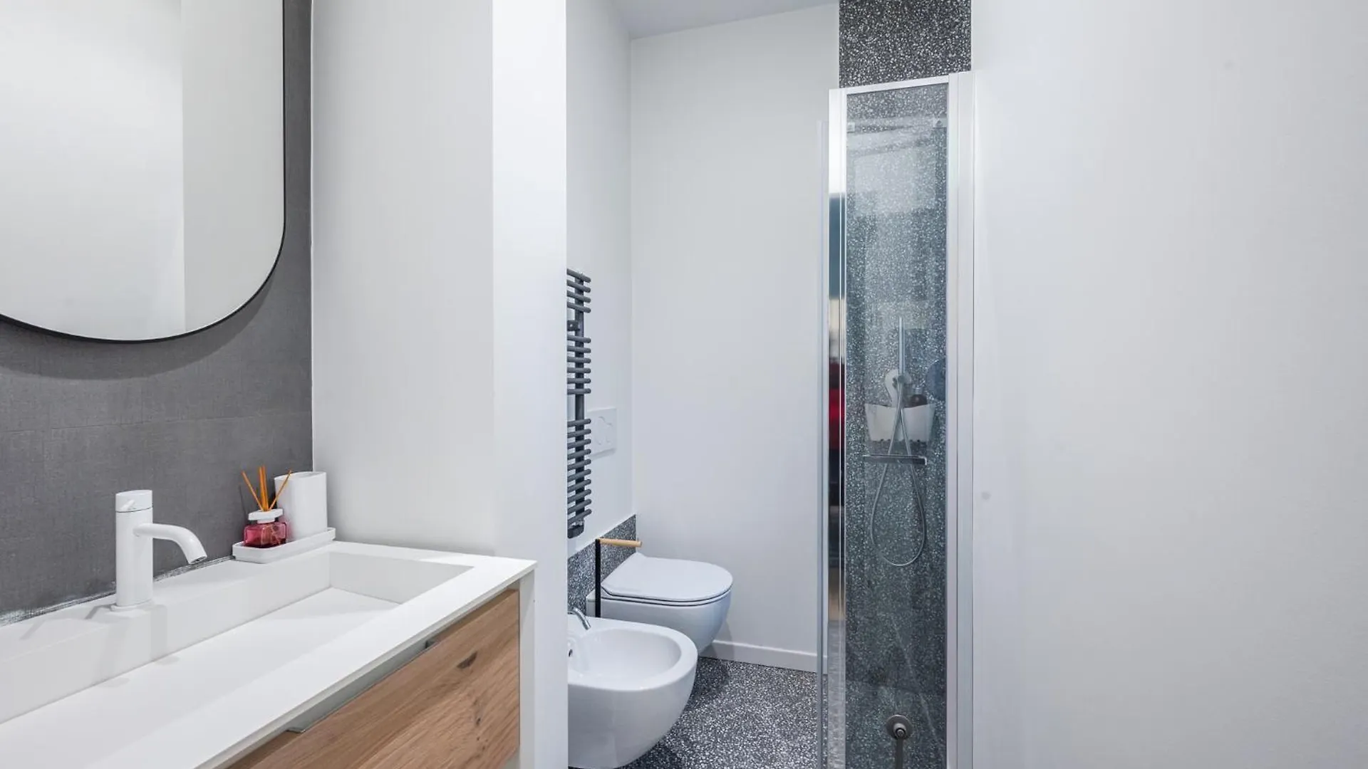2 Min Metro - Modern Design Apartment In Porta Venezia Milan