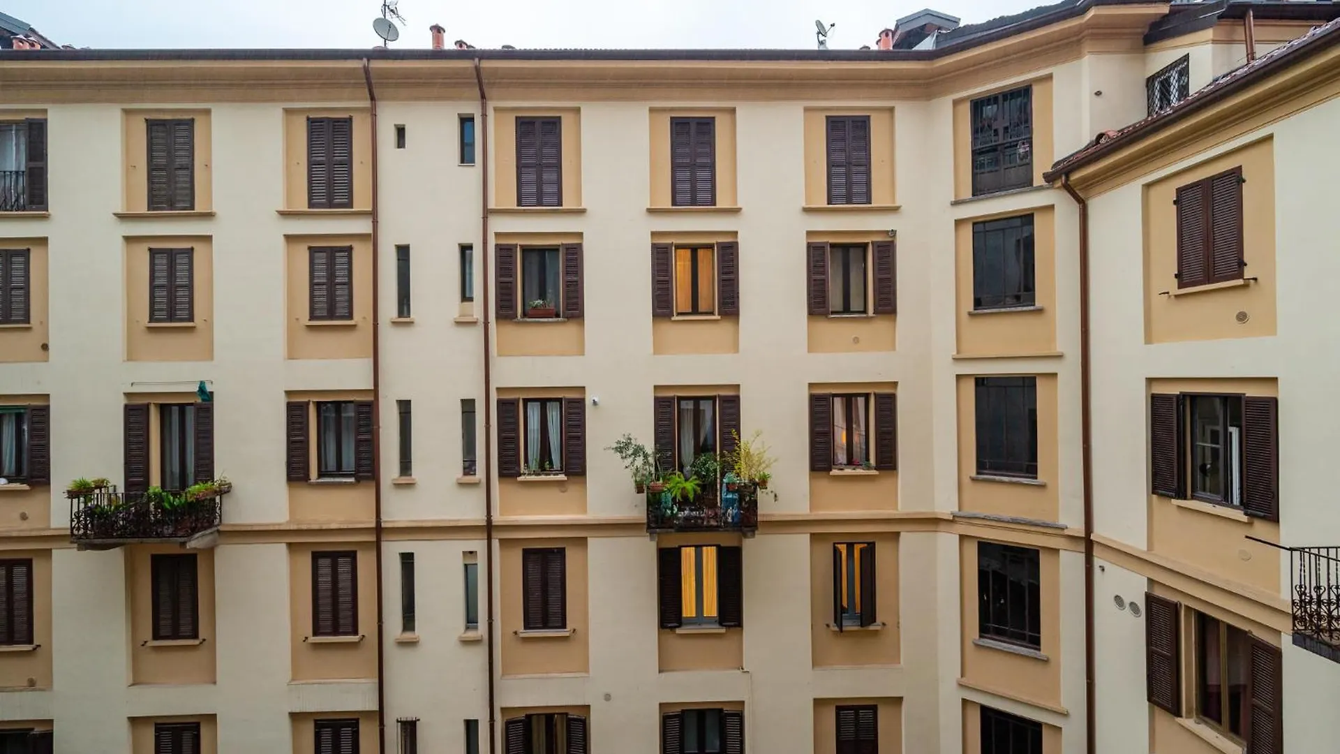 2 Min Metro - Modern Design Apartment In Porta Venezia Milan Italy